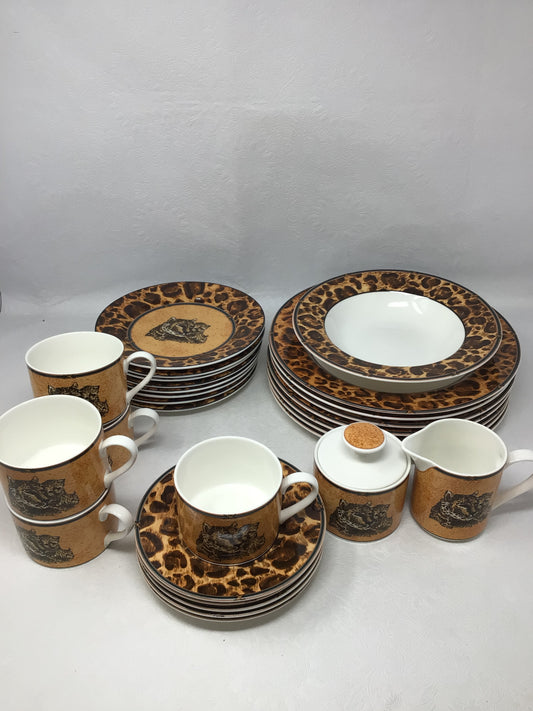28 pc Cheetah Print Dinnerware Set