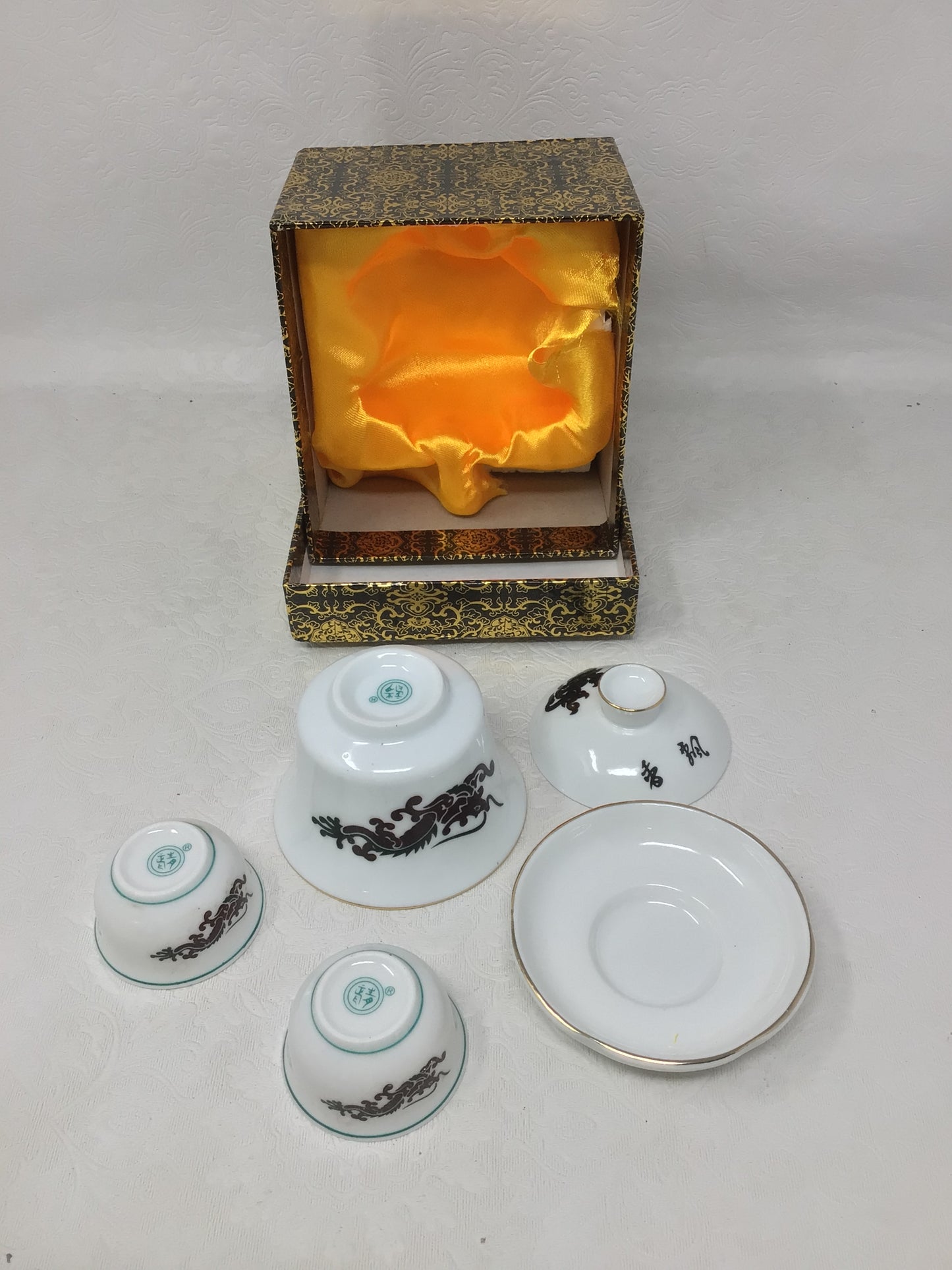 Vintage Style Chinese Gaiwan Tea Set