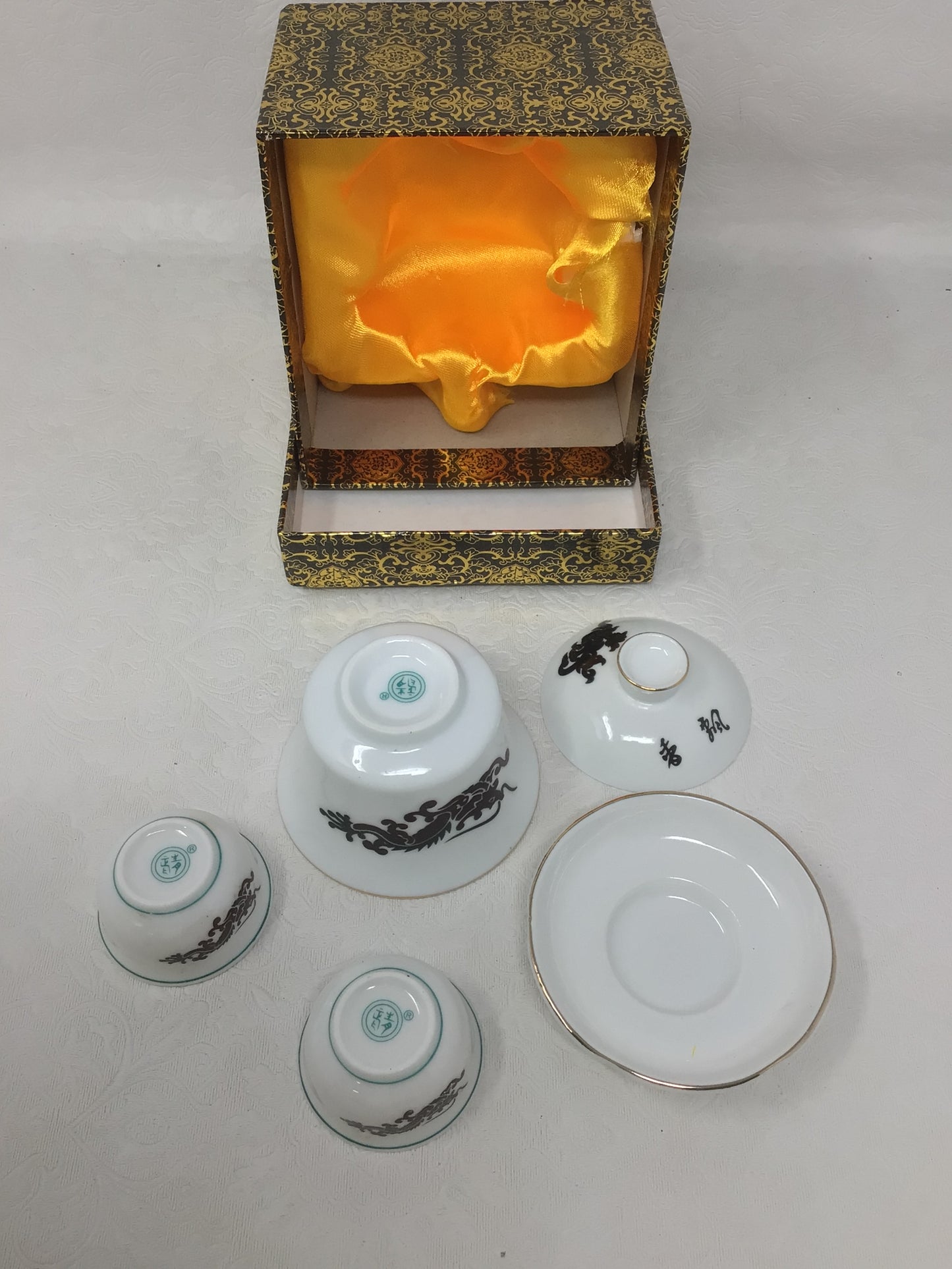 Vintage Style Chinese Gaiwan Tea Set