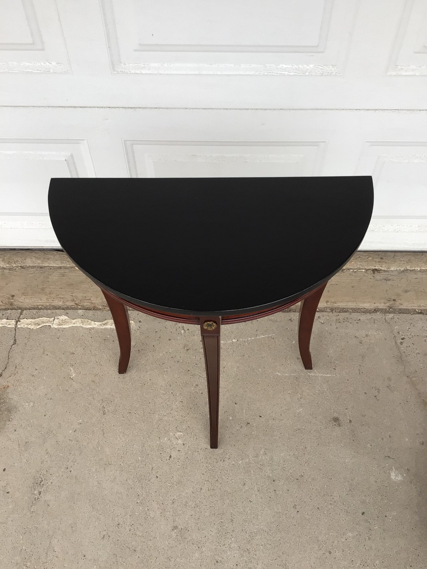 Small 1/2 Moon Table