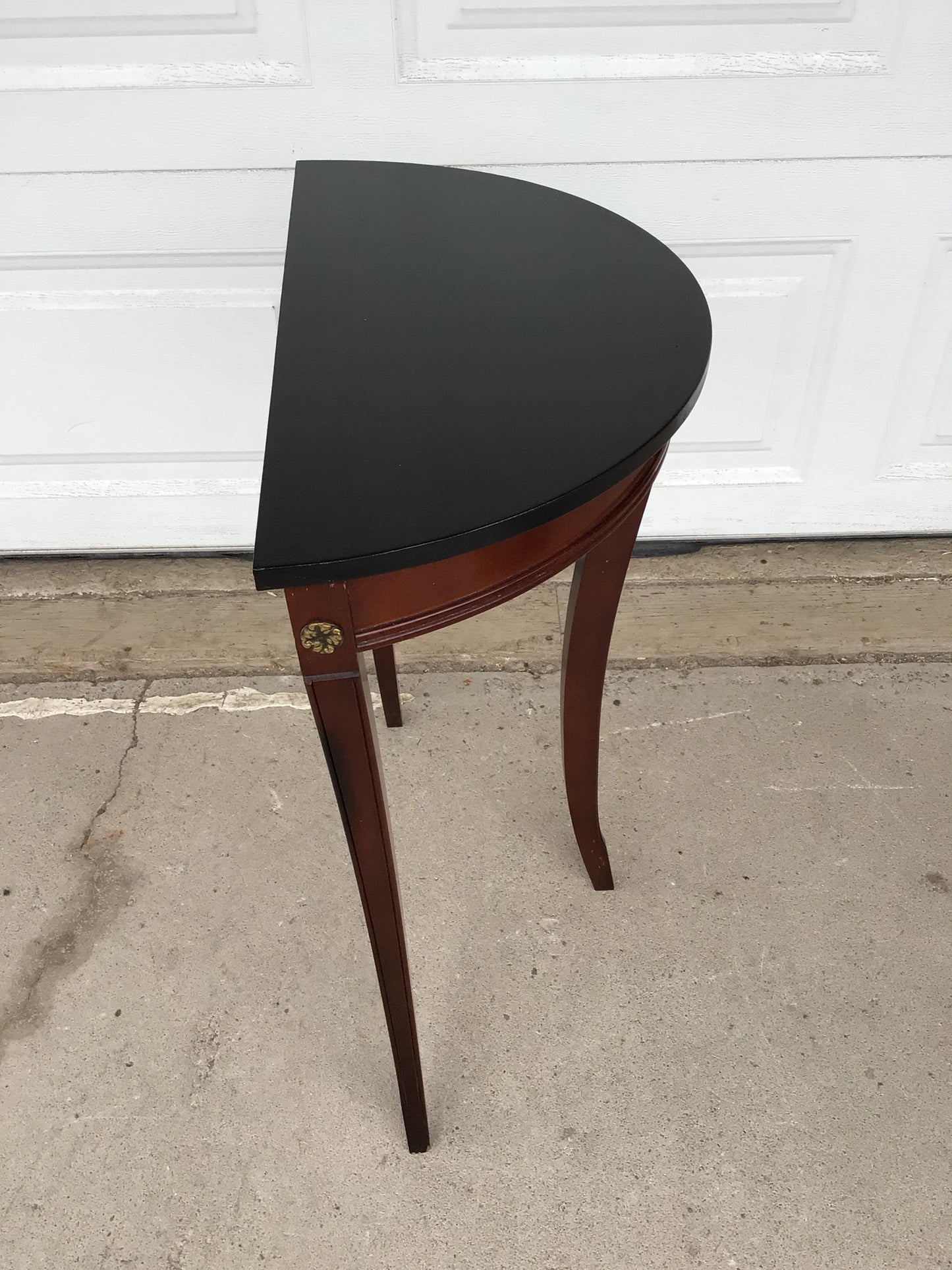 Small 1/2 Moon Table