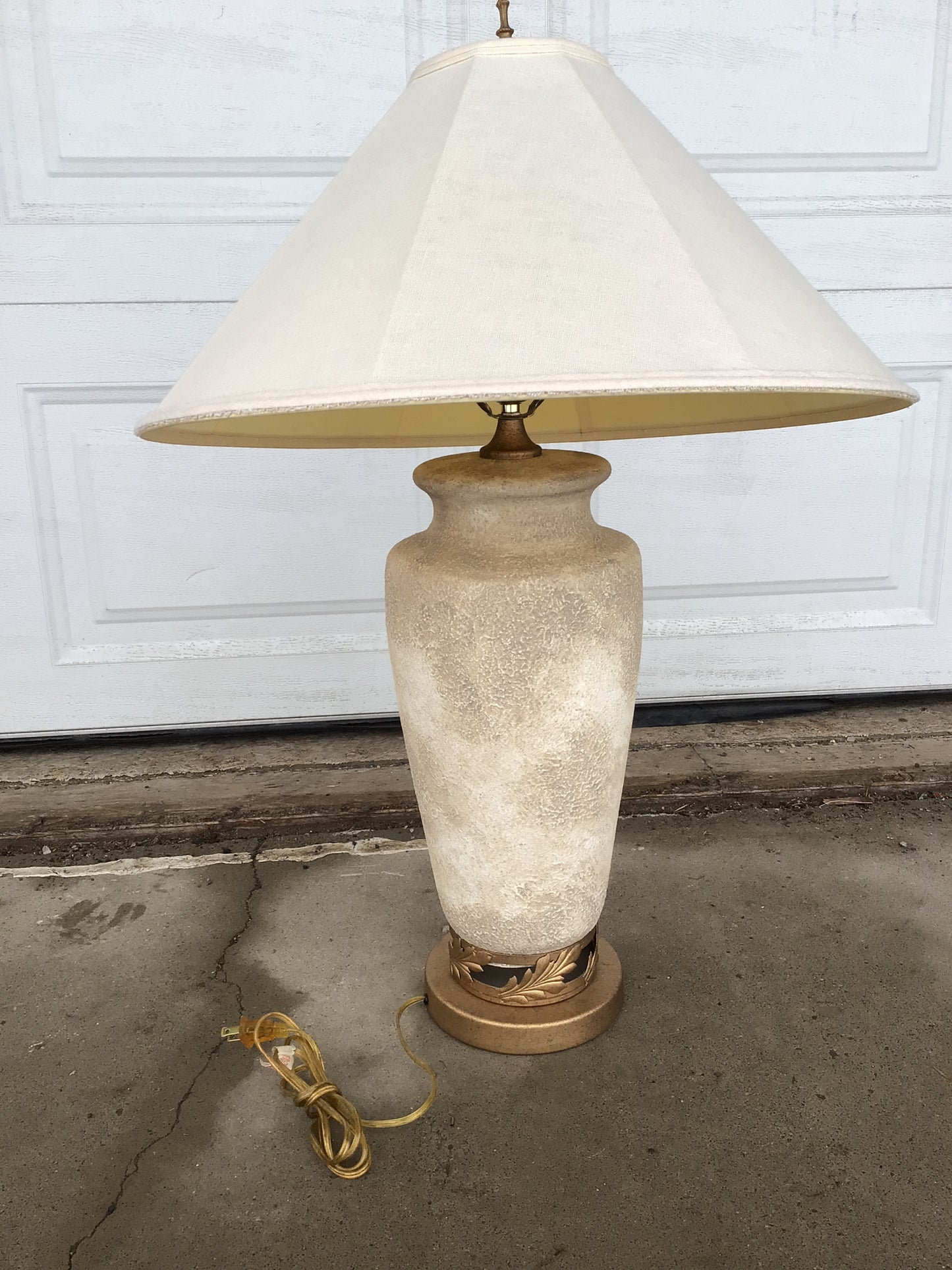 Ceramic Accent Table Lamp